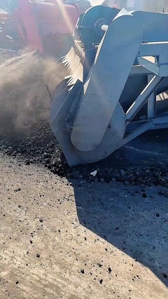 施工簡單,改造周期短,綜合造價低#水泥路面碎石機(jī) #黑龍江多錘頭碎石機(jī)